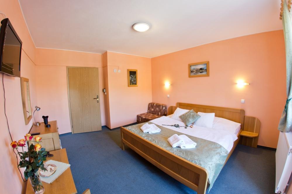 Hotel Gobor Vitanová Екстериор снимка