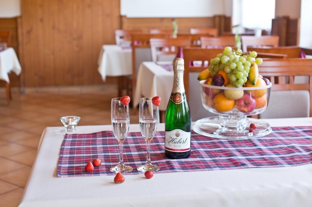 Hotel Gobor Vitanová Екстериор снимка