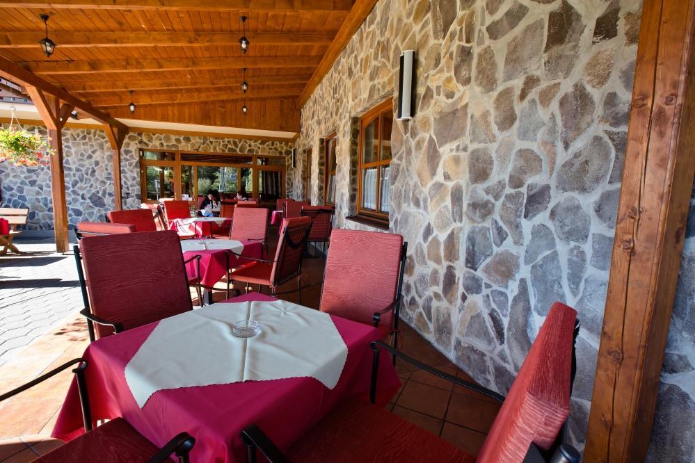Hotel Gobor Vitanová Екстериор снимка
